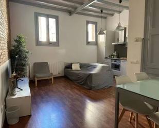 Dormitori de Pis de lloguer en  Barcelona Capital amb Calefacció, Parquet i Moblat