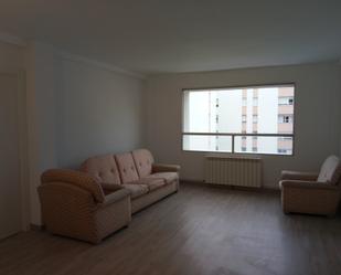 Living room of Flat to rent in Laguna de Duero  with Heating, Parquet flooring and Oven