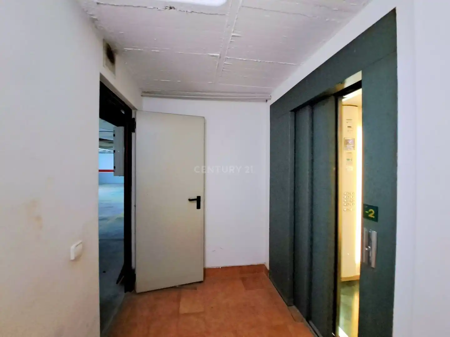 Parkplatz zur Miete in Avenida Juana Jugan 26, imagen 5