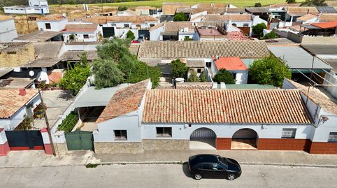 Casa de una planta con gran patio, huerto y garaje en Coto de Bornos