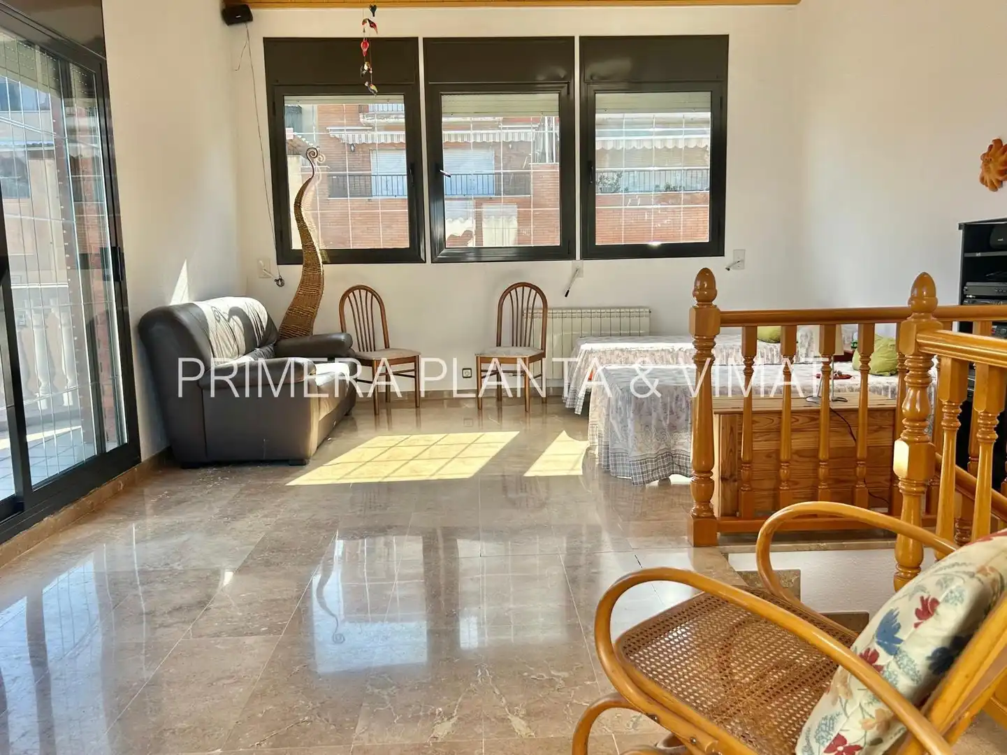 Sala d'estar de Casa o xalet en venda en Mataró amb Calefacció, Terrassa i Piscina