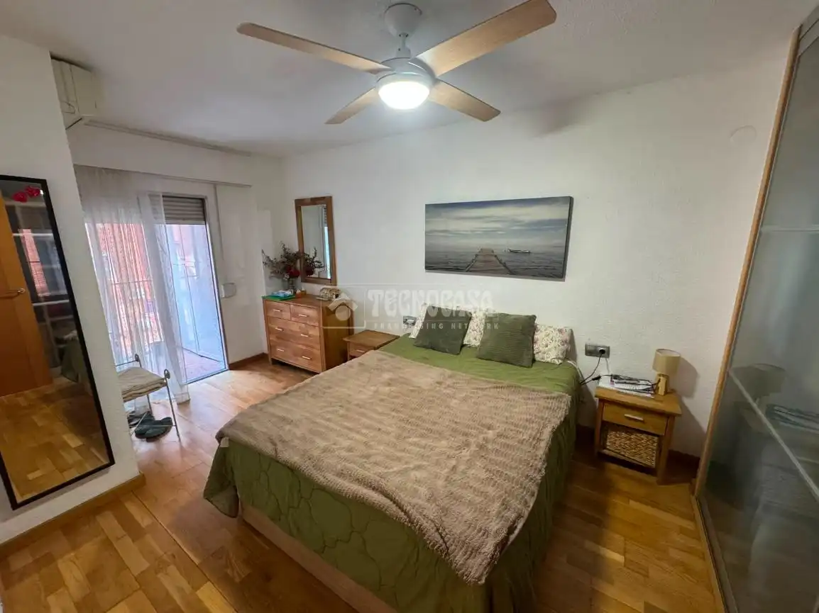 Habitación de Piso en venta en Valencia con Aire acondicionado, Trastero y Amueblado