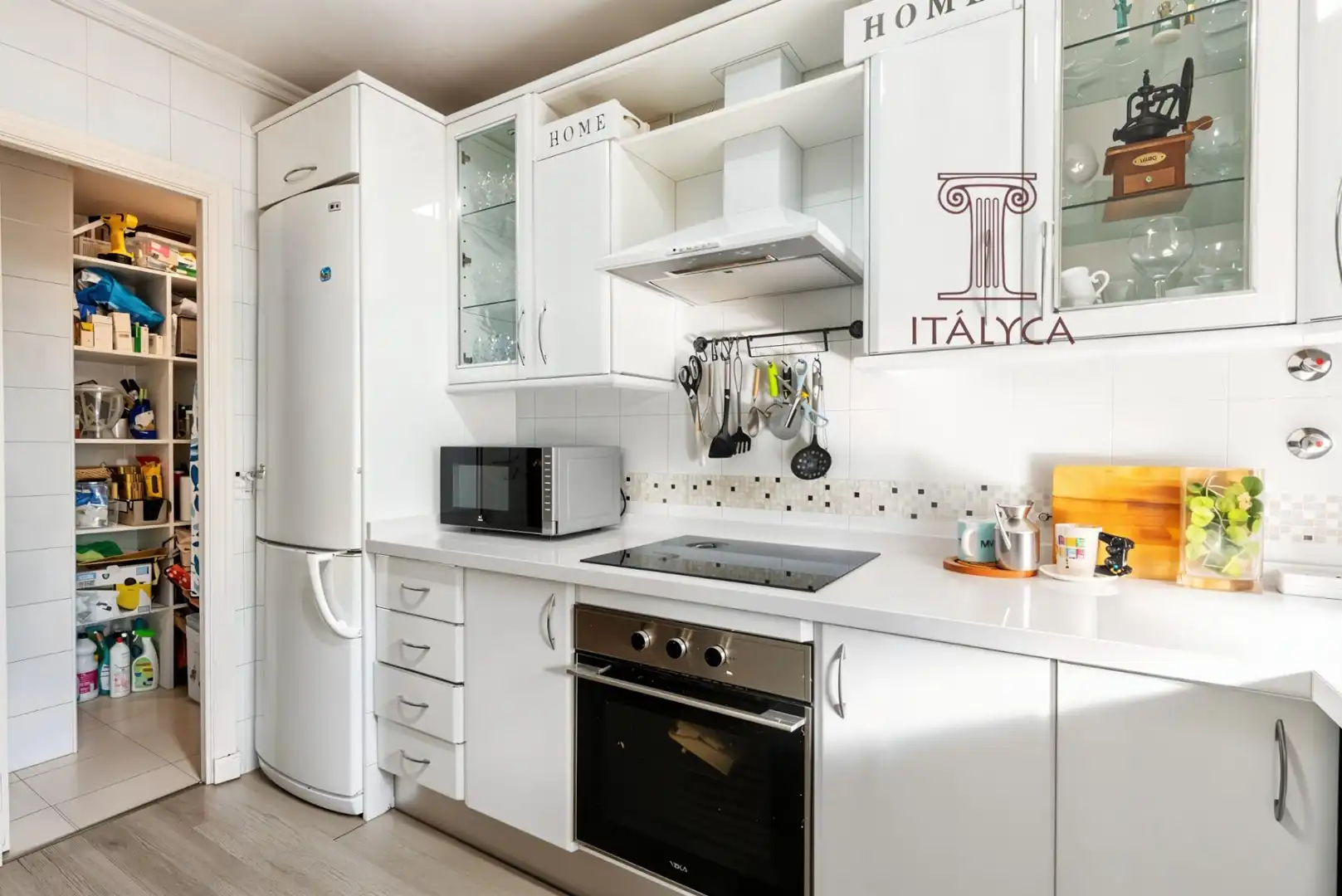 Cocina de Casa adosada en venta en Tomares con Aire acondicionado, Terraza y Trastero