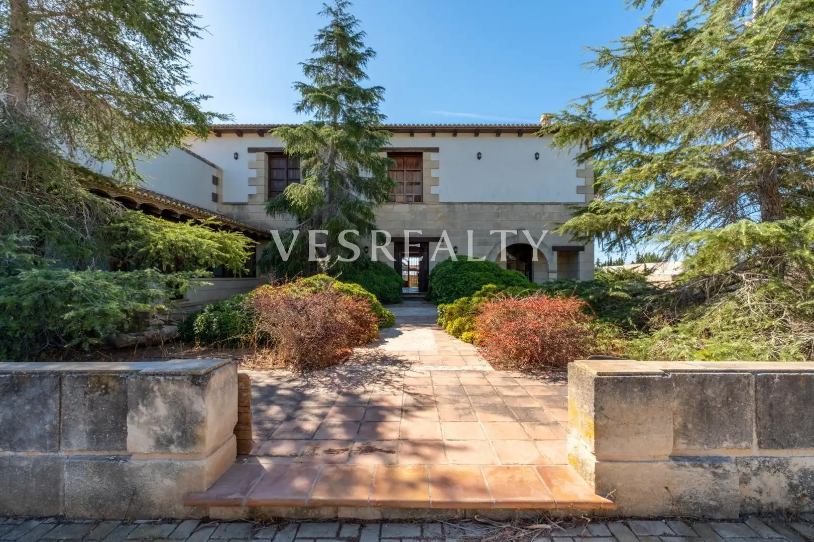 Vista exterior de Casa o xalet en venda en Elche / Elx amb Aire condicionat, Calefacció i Jardí privat