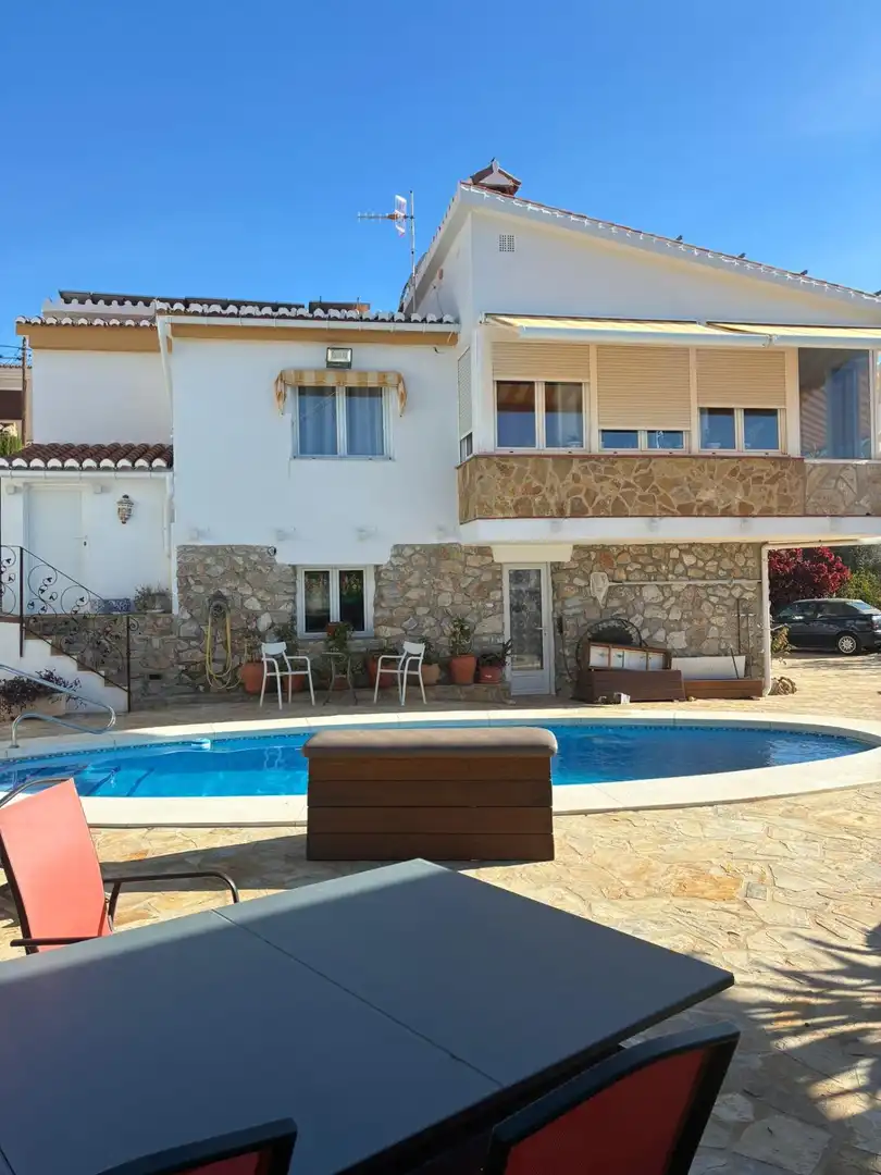 Swimming pool of Houses for sale in Almuñécar  with Air Conditioner, Heating and Private garden