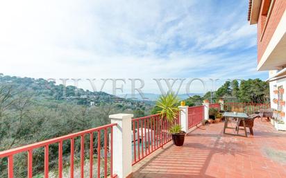 Terrassa de Casa o xalet en venda en Sant Fost de Campsentelles amb Aire condicionat, Terrassa i Piscina