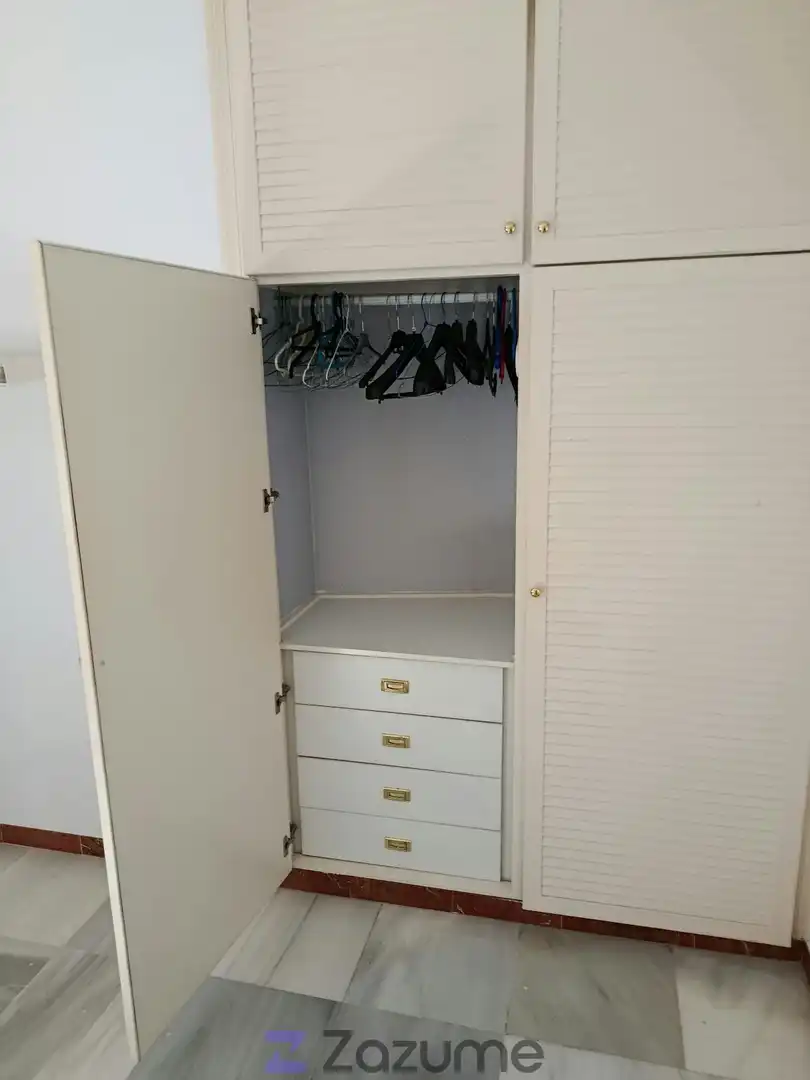 Habitación de Piso de alquiler en Sevilla con Aire acondicionado, Calefacción y Horno