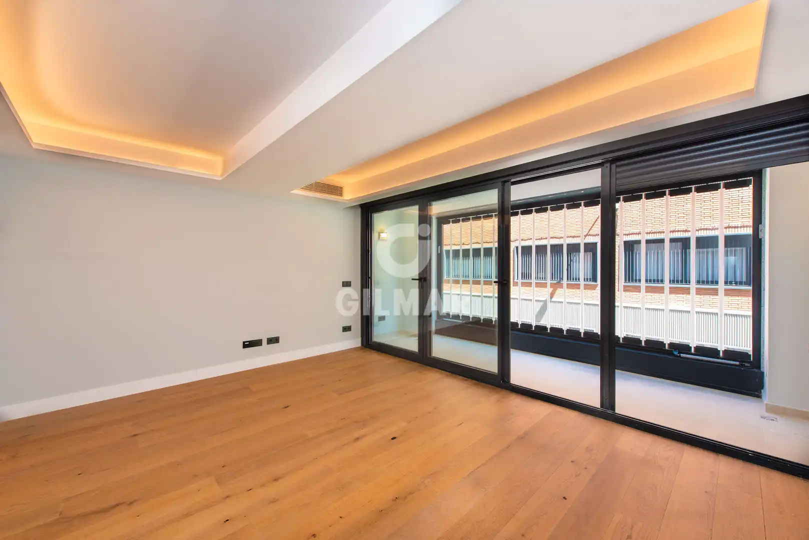 Sala de estar de Piso en venta en Madrid con Calefacción, Trastero y Piscina