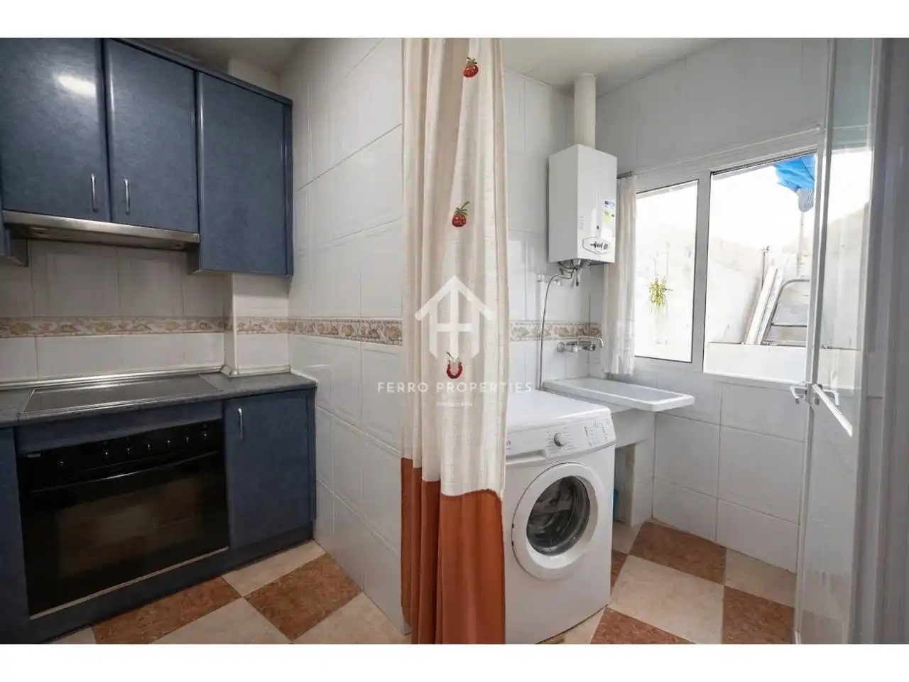 Kitchen of Flat for sale in Loja  with Terrace, Storage room and Furnished