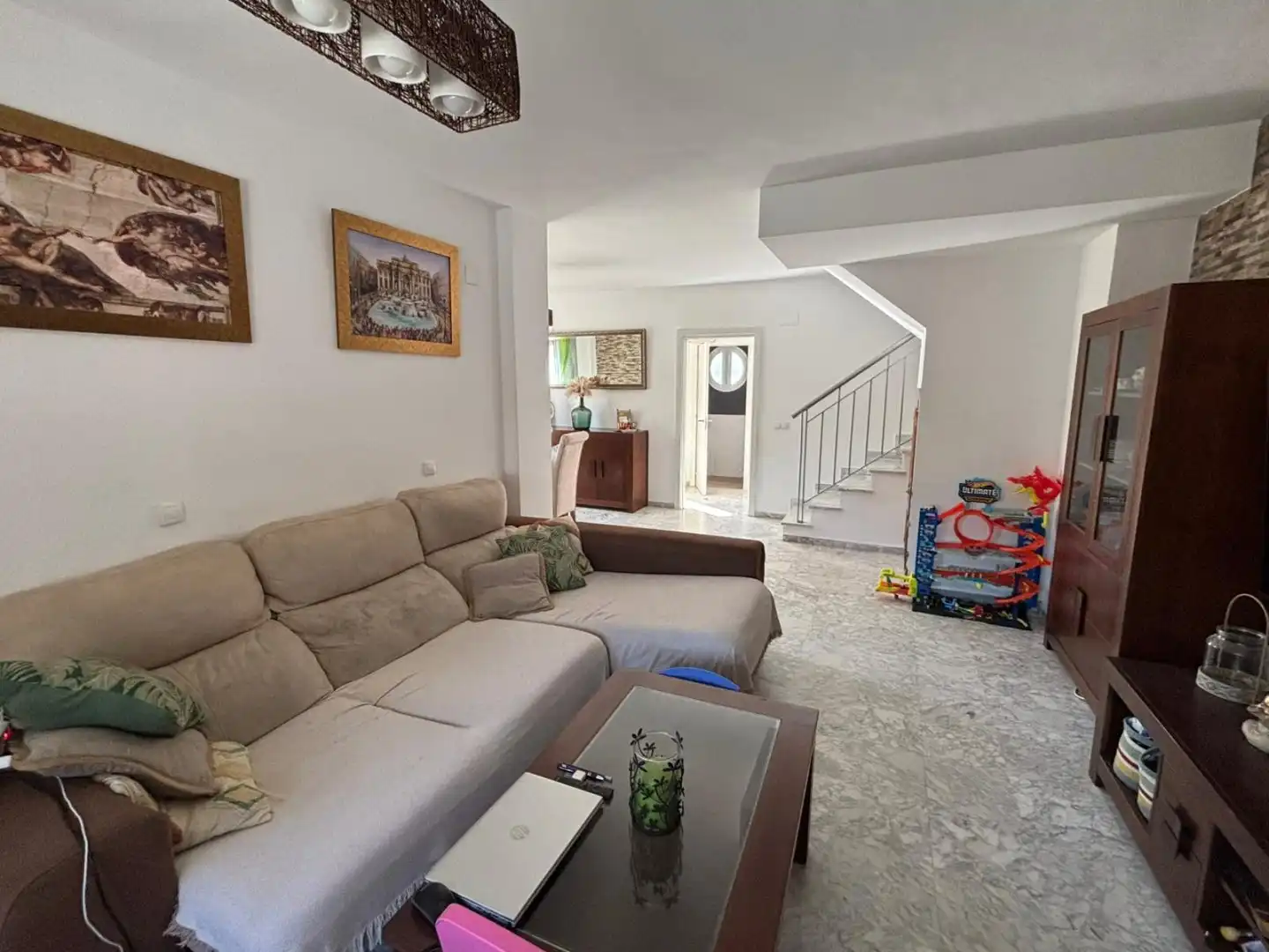 Sala de estar de Casa adosada en venta en Bormujos con Aire acondicionado, Terraza y Trastero
