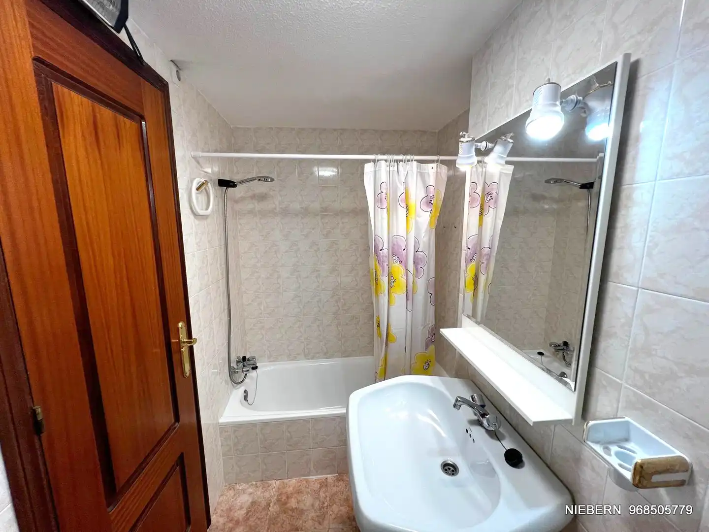 Appartamento con terrazza in affitto a Calle Doctor Luis Calandre 18, imagen 50