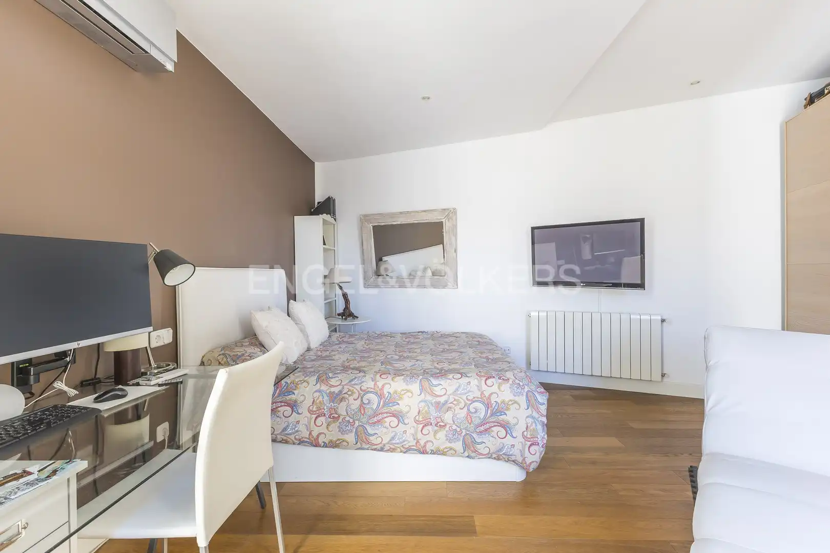 Bedroom of Flat for rent in Madrid  with Air Conditioner and Heating