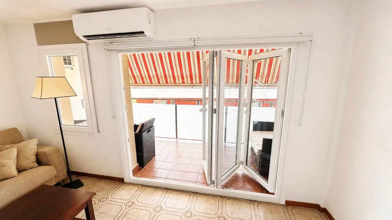 Appartamento con terrazza in vendita a Avinguda del Mar, imagen 5