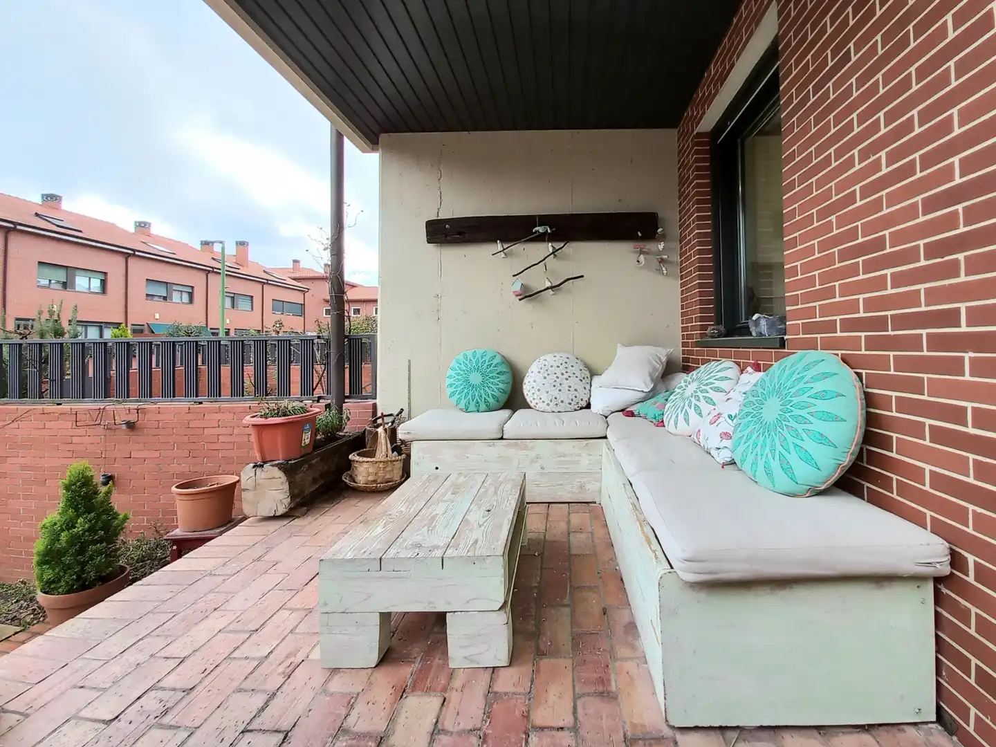 Terrassa de Casa adosada en venda en Burgos amb Jardí privat