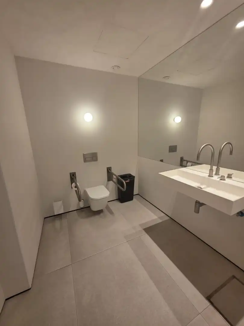 Bathroom of Commercial properties for rent in Montequinto  with Air Conditioner and Furnished