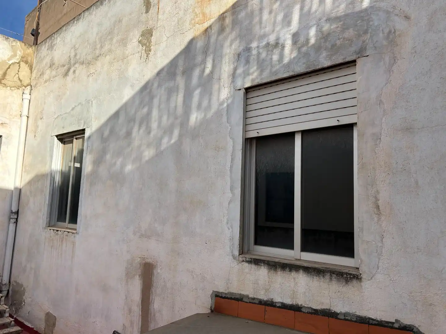 Vista exterior de Edificio en venta en Sagunto / Sagunt