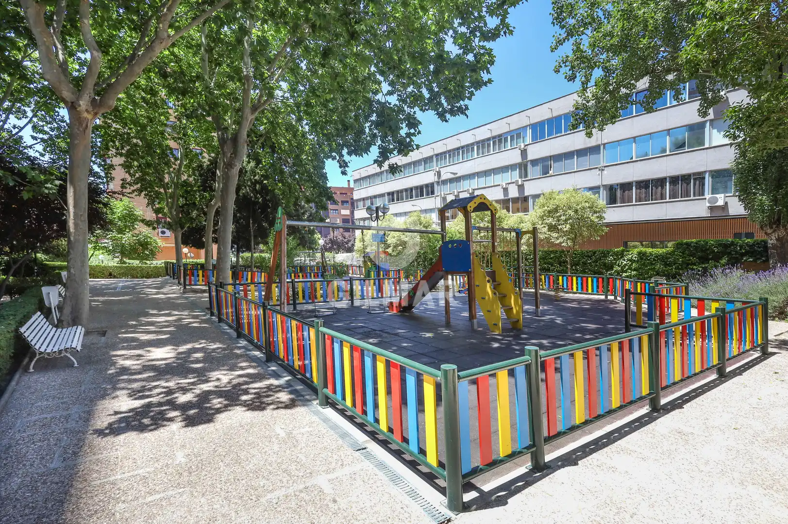Vista exterior de Pis en venda en Madrid amb Calefacció, Jardí privat i Piscina