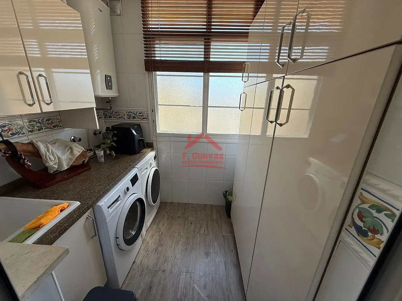 Cuina de Apartament en venda en Vélez-Málaga amb Jardí privat, Terrassa i Piscina