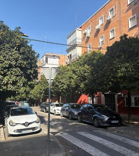 Photo 2 of Flat for sale in Calle Calle Nalón, El Plantinar – Avda. La Paz - El Juncal,  Sevilla Capital