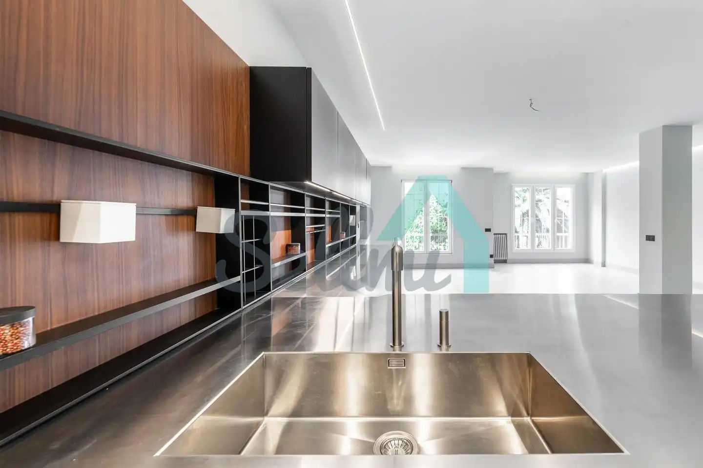 Cocina de Piso en venta en Oviedo  con Calefacción, Trastero y Balcón