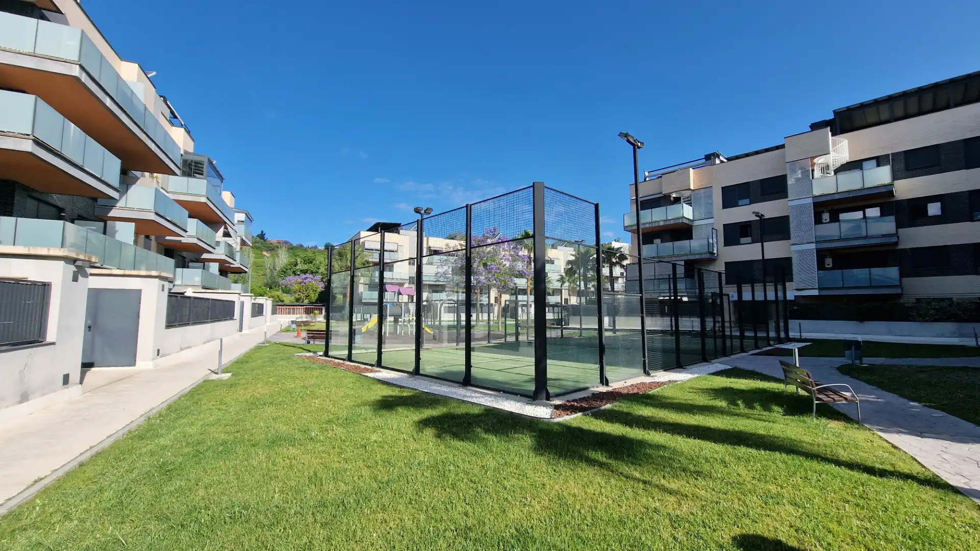 Parkplatz von Dachboden zum Verkauf in San Juan de Aznalfarache mit Klimaanlage, Abstellraum und Gemeinschaftspool