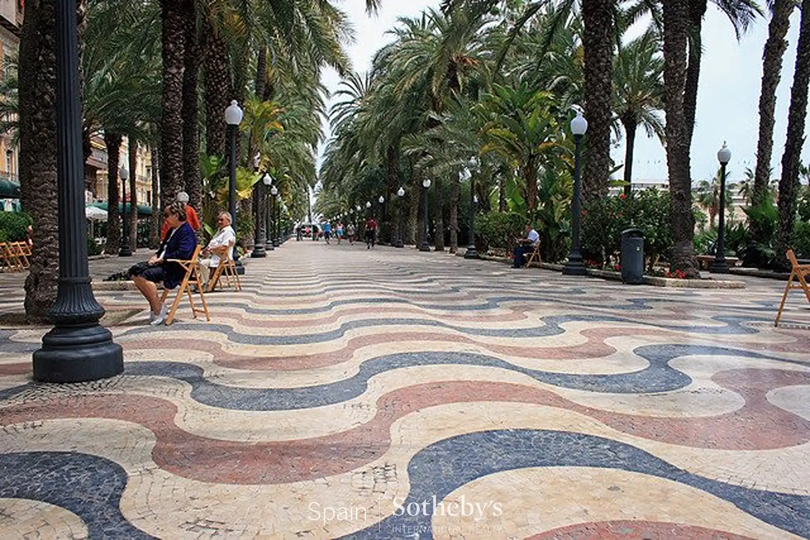 Außenansicht von Wohnungen zum Verkauf in Alicante / Alacant mit Klimaanlage