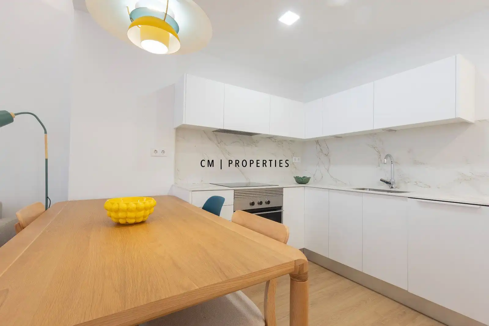 Cuina de Pis de lloguer en Valencia amb Aire condicionat, Parquet i Terrassa