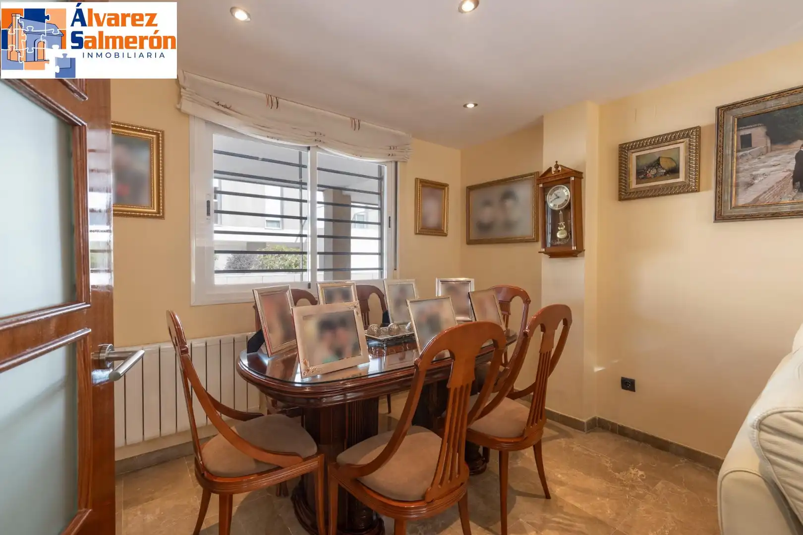 Esszimmer von Einfamilien-Reihenhaus zum Verkauf in Armilla mit Heizung