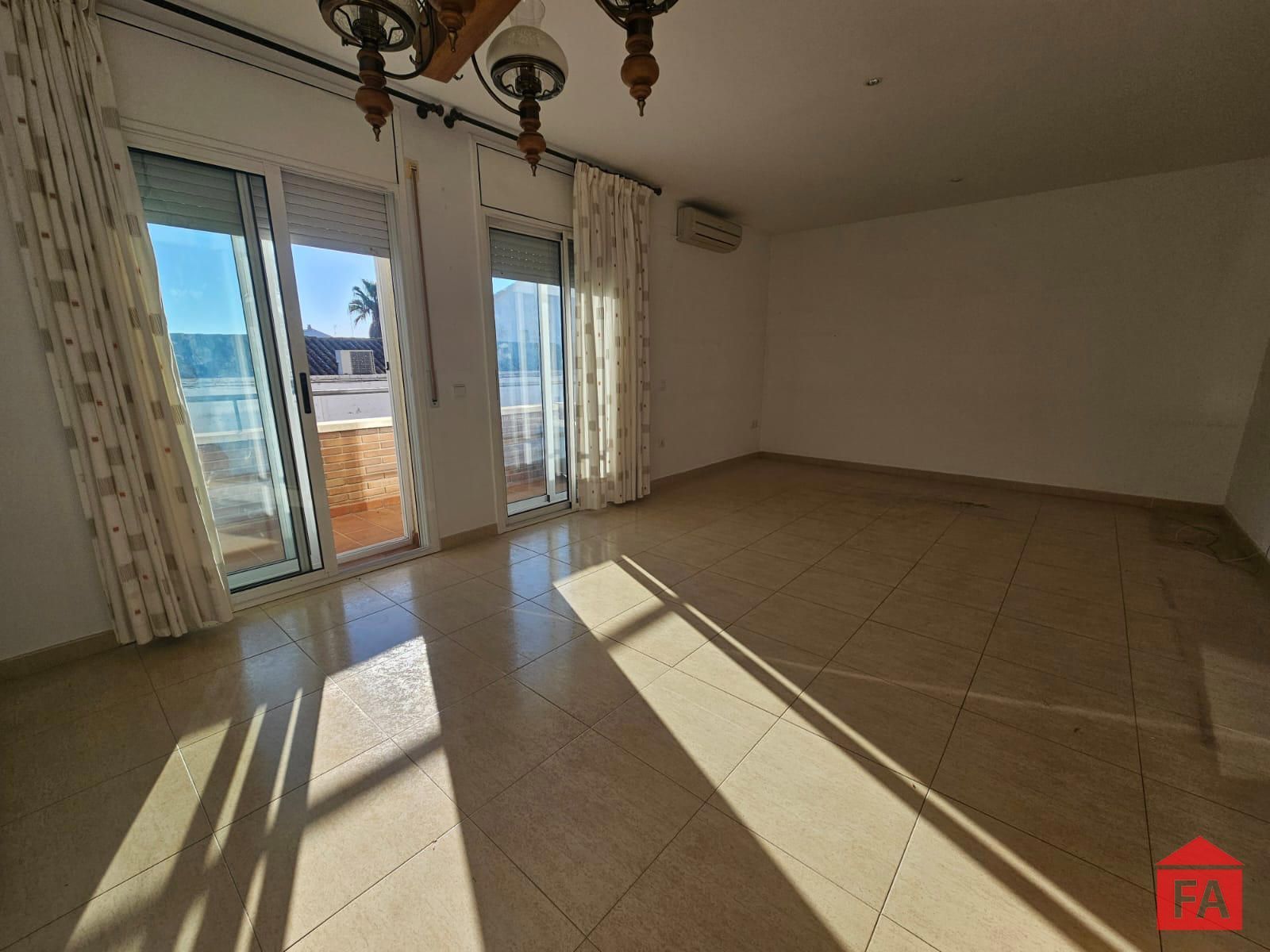 Living room of Single-family semi-detached for sale in Llorenç del Penedès  with Air Conditioner and Heating