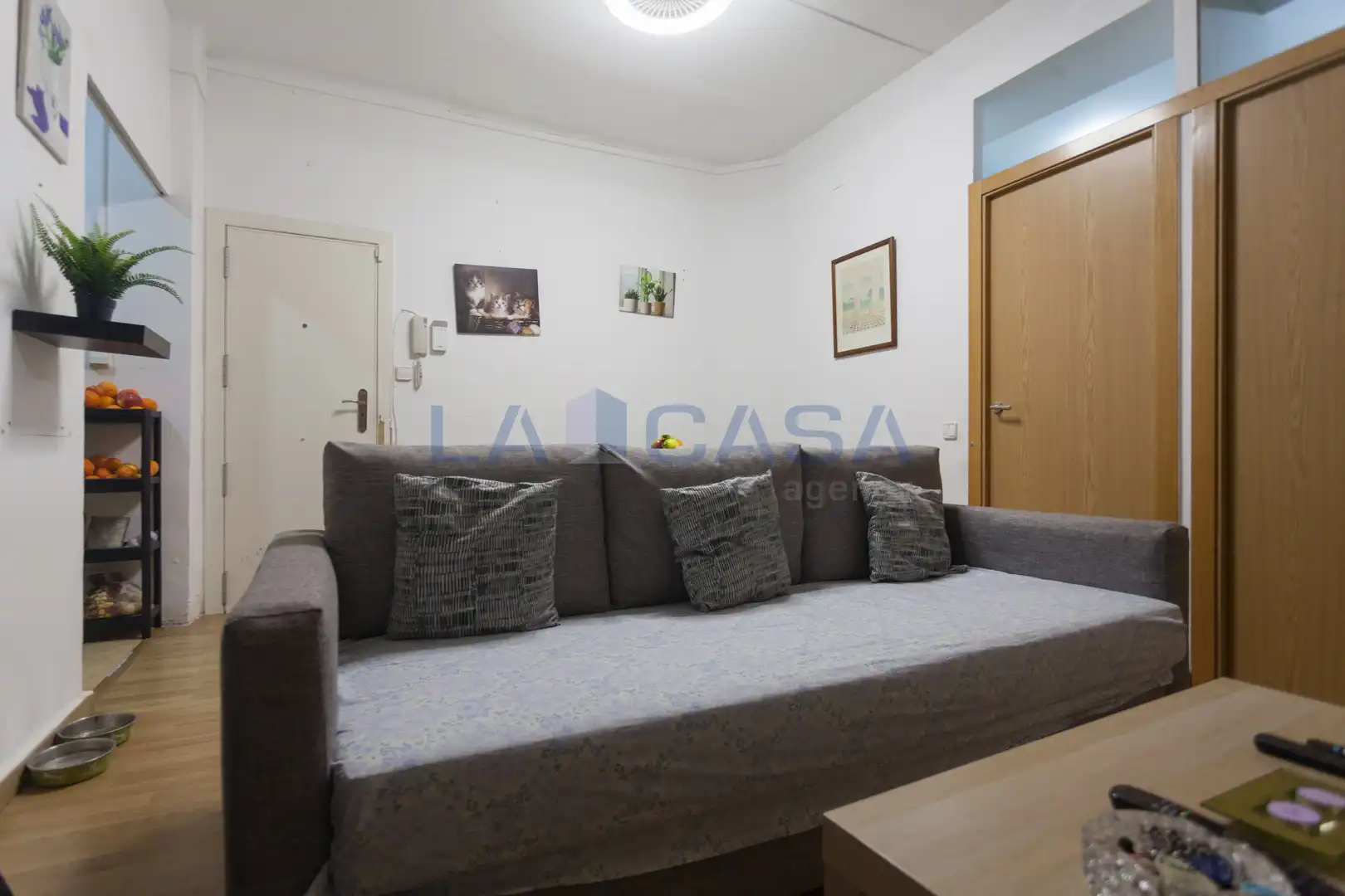 Sala d'estar de Local en venda en Collblanc - La Torrassa