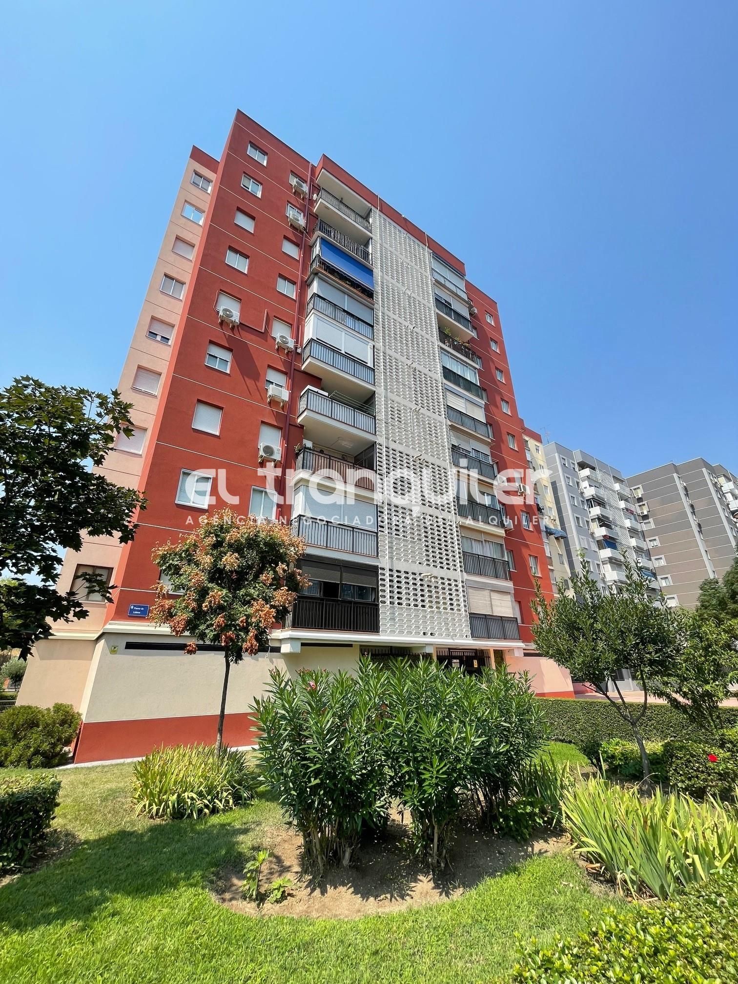 Vista exterior de Pis de lloguer en Fuenlabrada amb Aire condicionat, Parquet i Terrassa