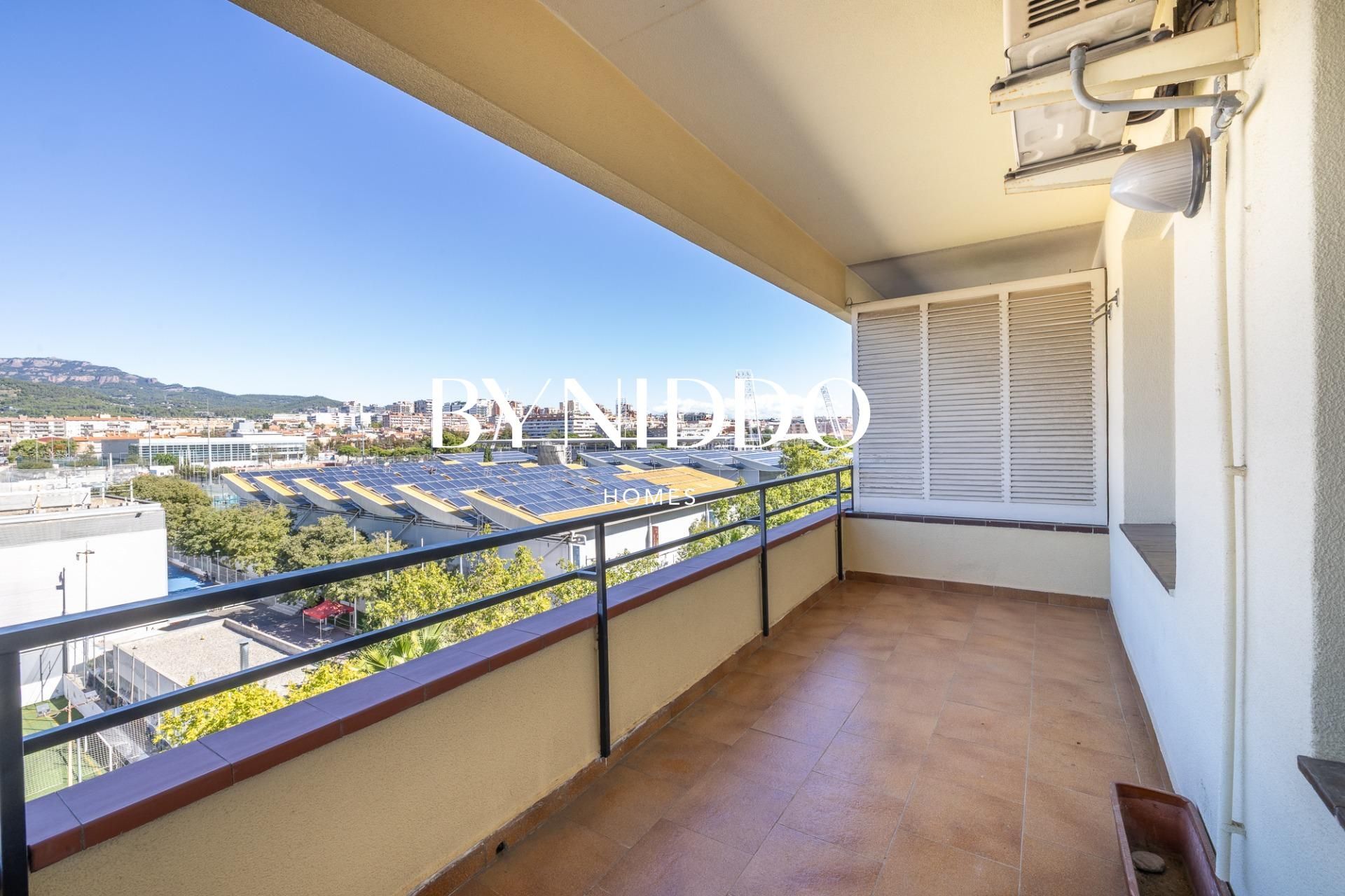 Vista exterior de Pis en venda en Terrassa amb Aire condicionat, Calefacció i Terrassa