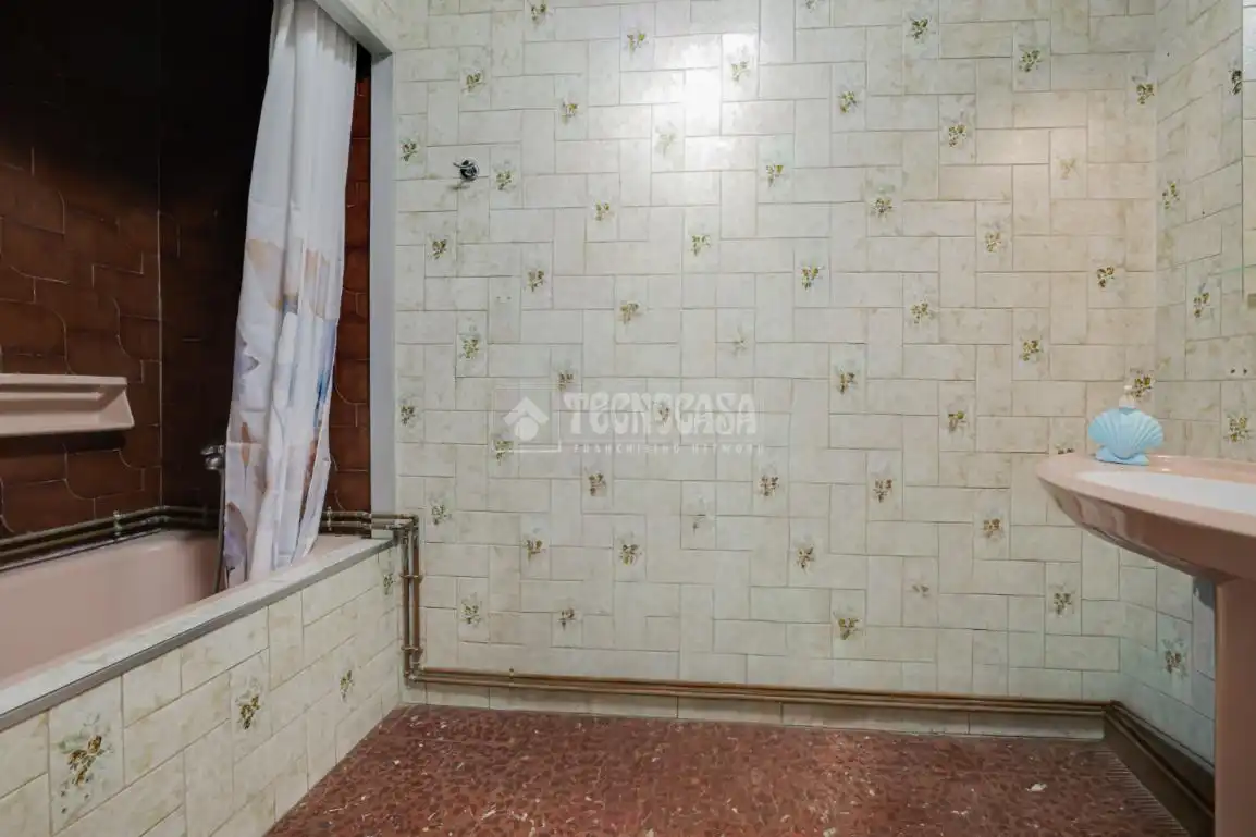 Baño de Piso en venta en Ripollet con Aire acondicionado y Balcón