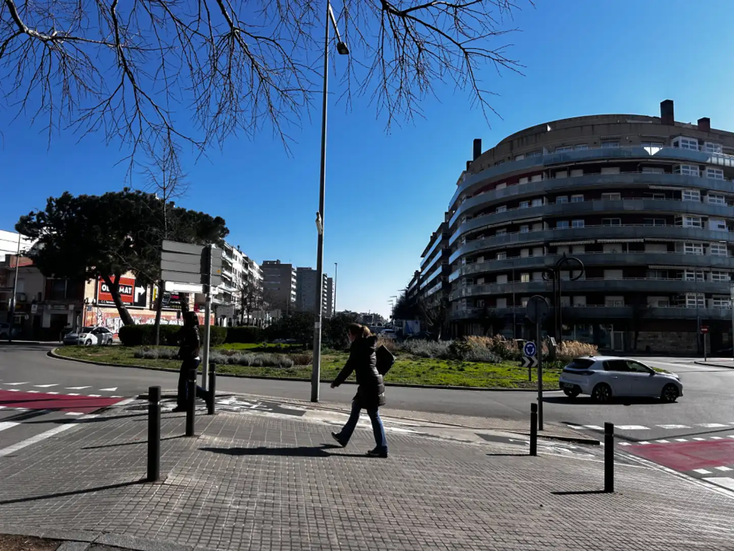 Vista exterior de Edifici en venda en Terrassa