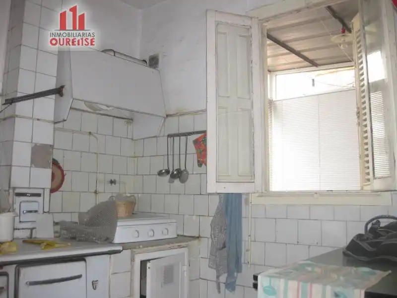Kitchen of Houses for sale in Ourense Capital   with Storage room