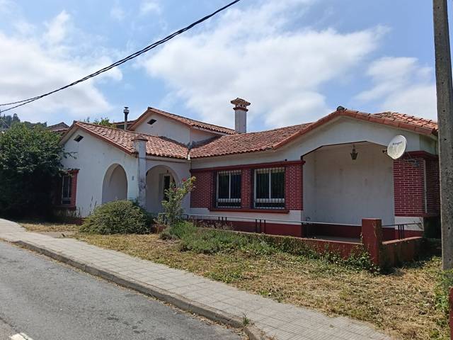 Casa-chalet en Venta en Betanzos