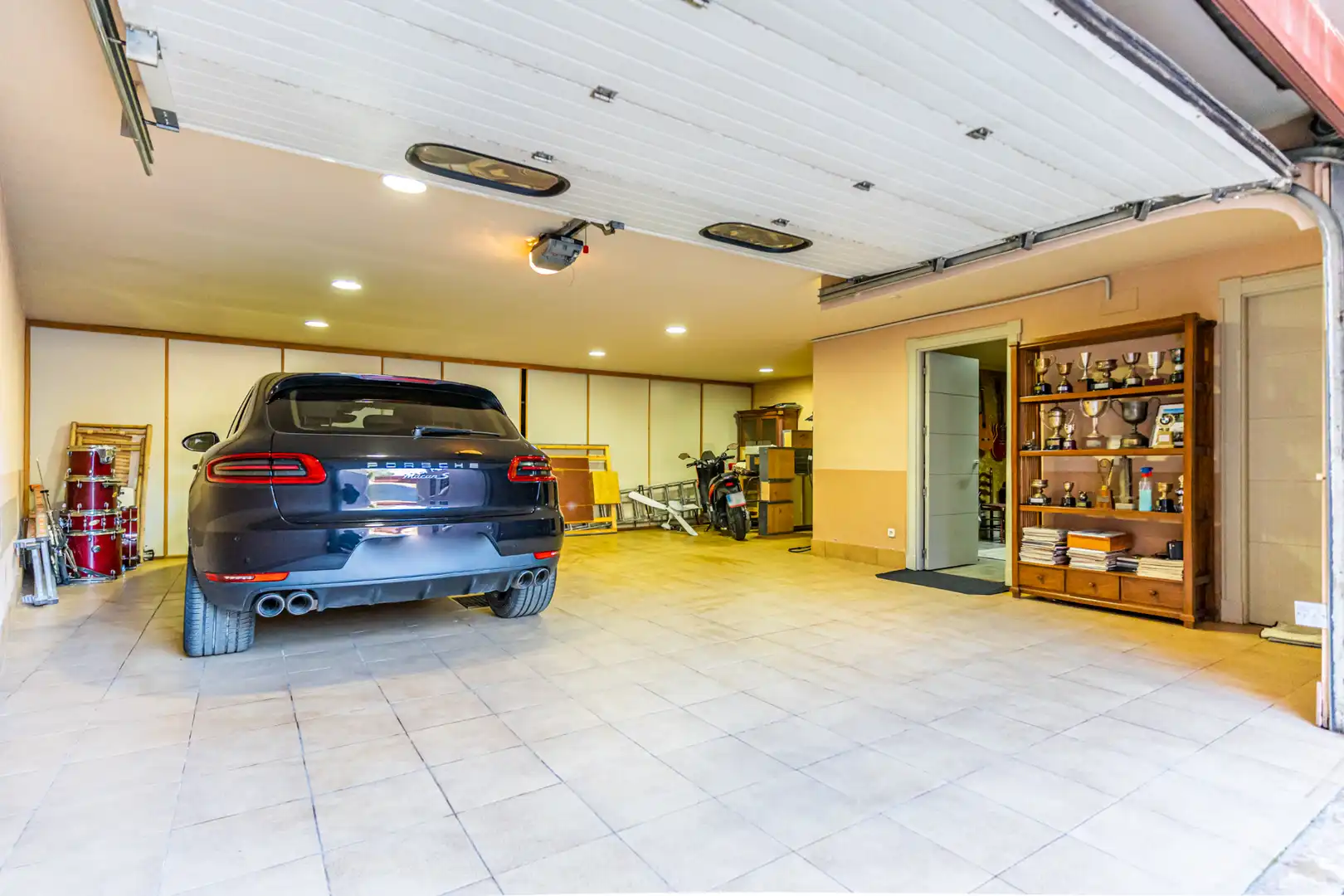 Parking de Casa o chalet en venta en Majadahonda con Aire acondicionado, Calefacción y Jardín privado