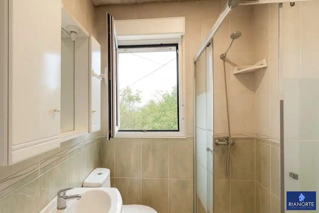 Baño de Casa o chalet en venta en Gijón  con Calefacción, Trastero y Amueblado