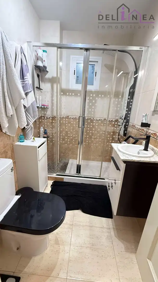 Bany de Pis en venda en Adra amb Aire condicionat i Terrassa