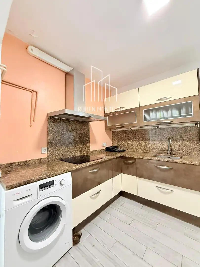 Kitchen of Flat for rent in Salamanca  with Heating, Terrace and Furnished