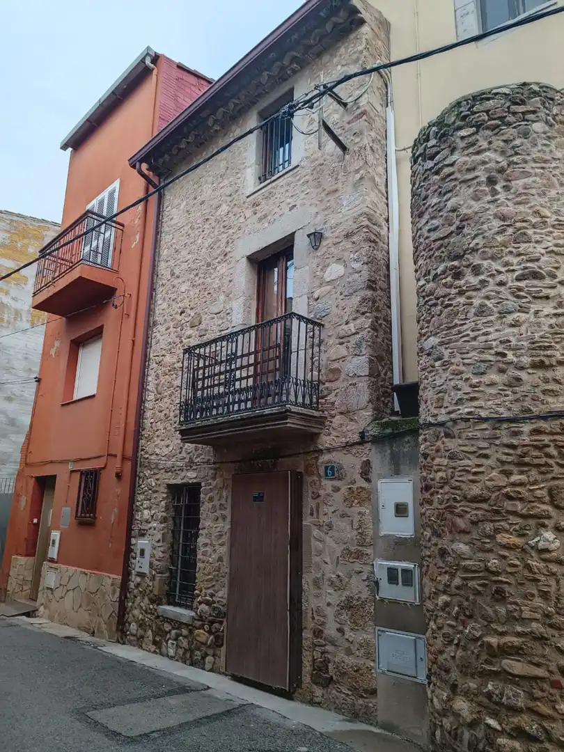 Vista exterior de Casa adosada en venta en Cabanes (Girona)