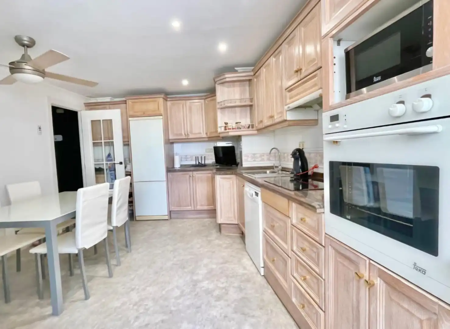 Cocina de Ático en venta en Madrid con Aire acondicionado, Terraza y Amueblado