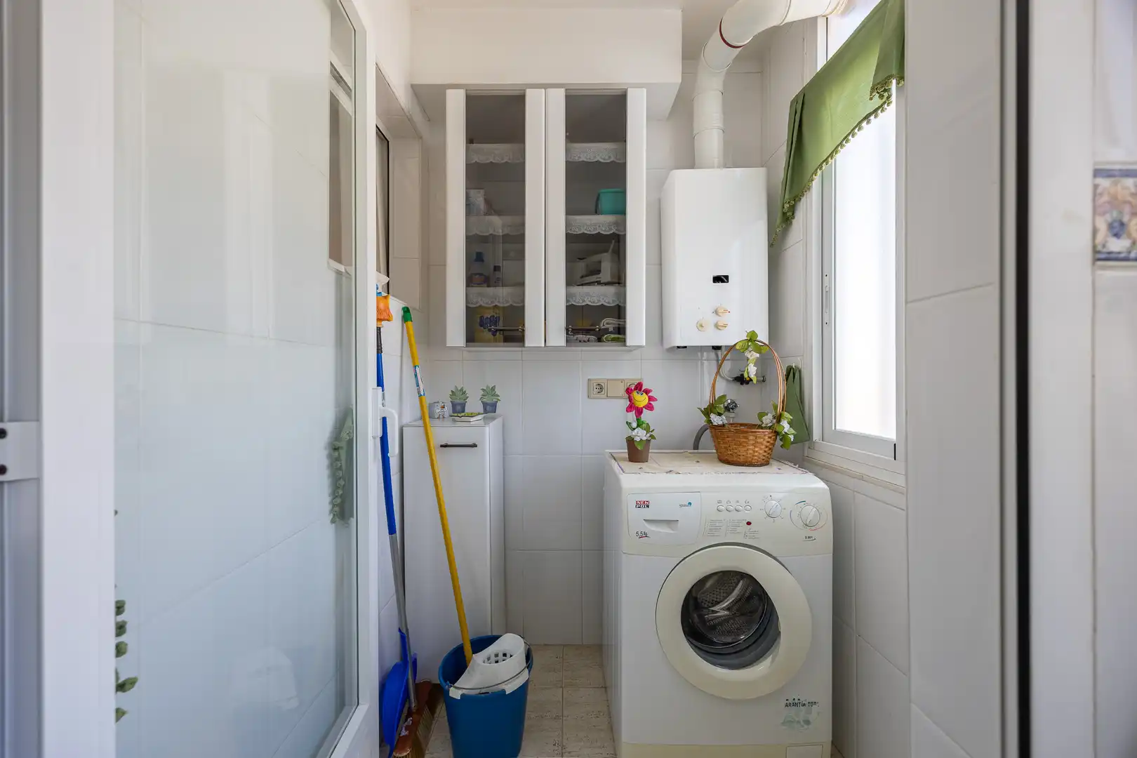 Baño de Piso en venta en Finestrat con Trastero, Piscina y Amueblado