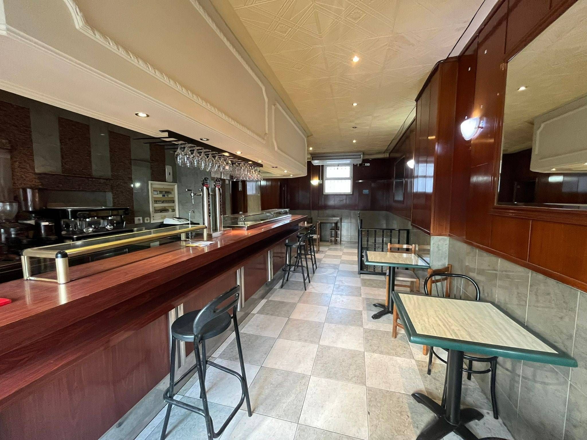 Premises for sale in  Madrid Capital  with Air Conditioner and Furnished