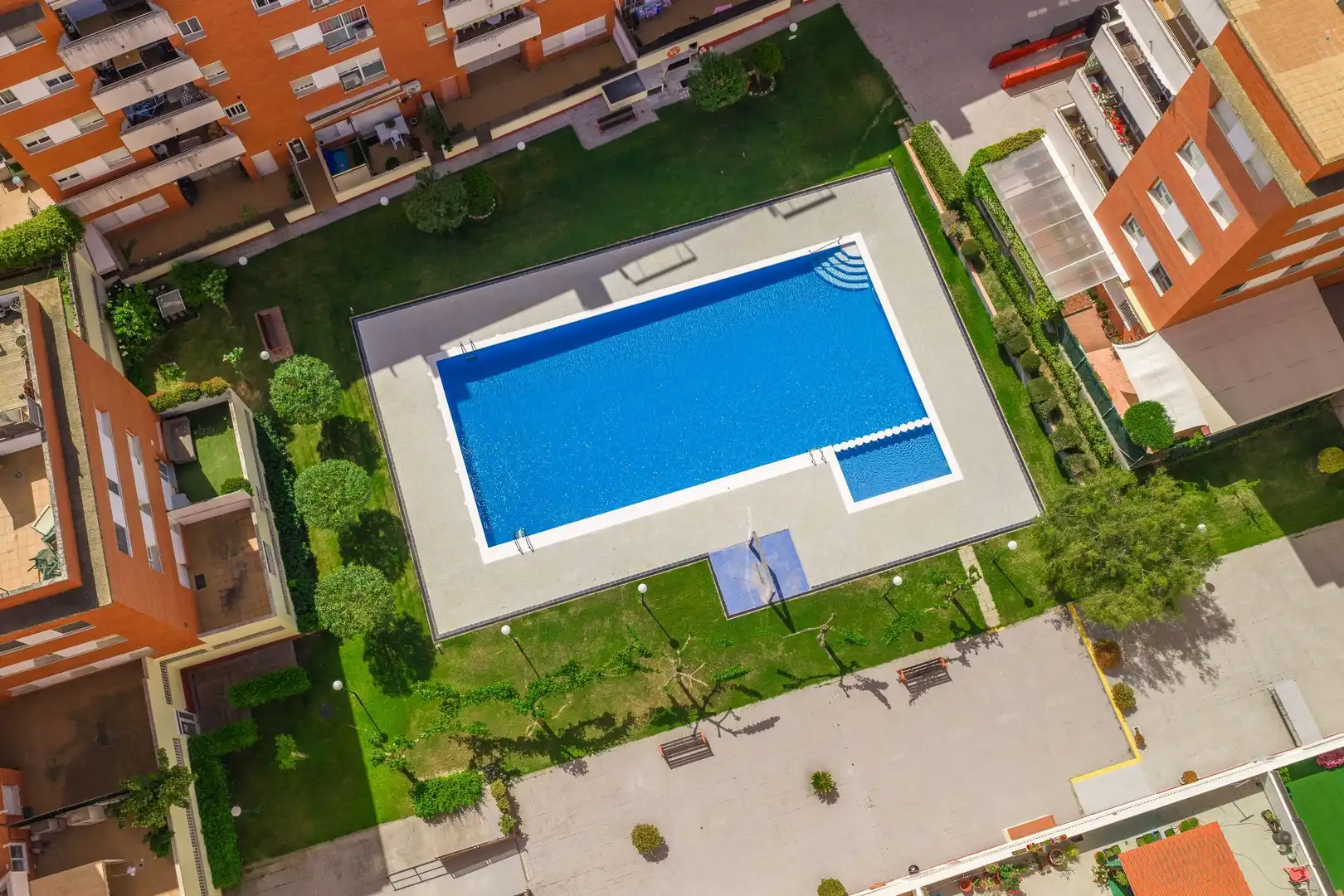 Schwimmbecken von Wohnung zum Verkauf in Lloret de Mar mit Klimaanlage, Heizung und Terrasse