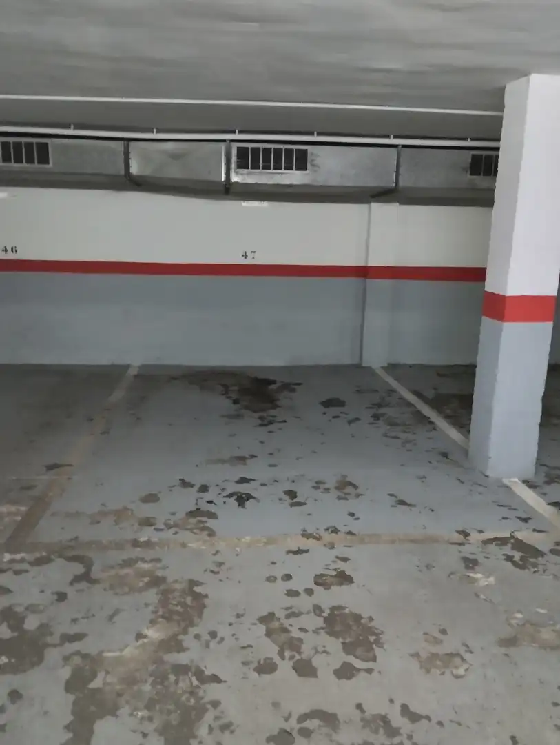 Garaje de alquiler en Carrer de la Sèquia, Centre - Passeig i Rodalies