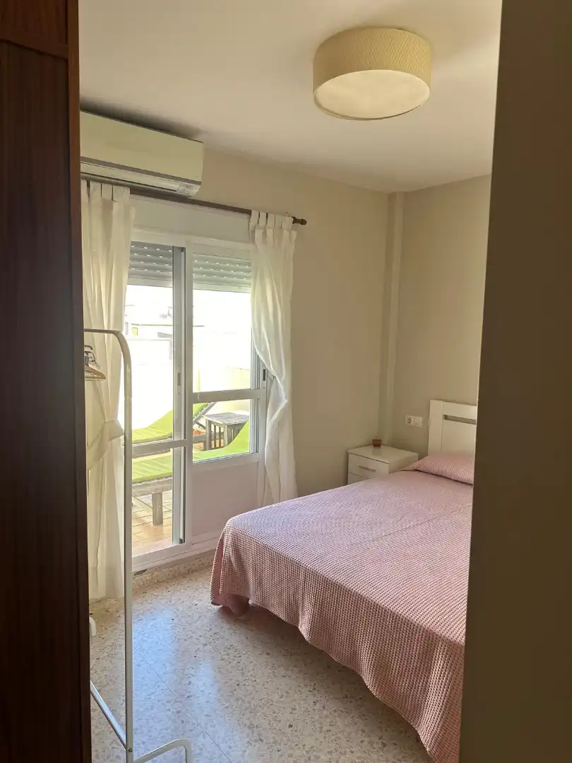 Schlafzimmer von Dachboden zur Miete in Sanlúcar de Barrameda mit Klimaanlage, Heizung und Terrasse