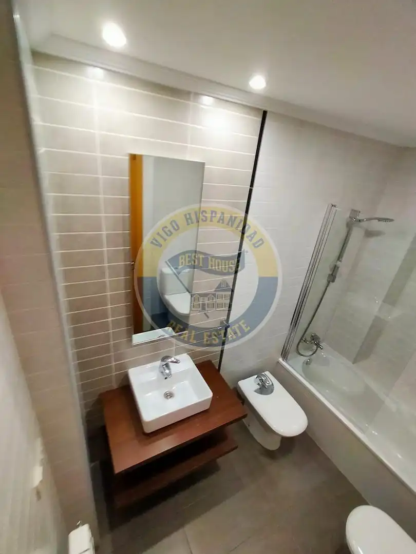 Bathroom of Flat for sale in Vigo   with Heating and Storage room