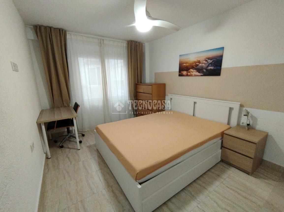 Flat to rent in Calle Foguerer, Carolinas Altas
