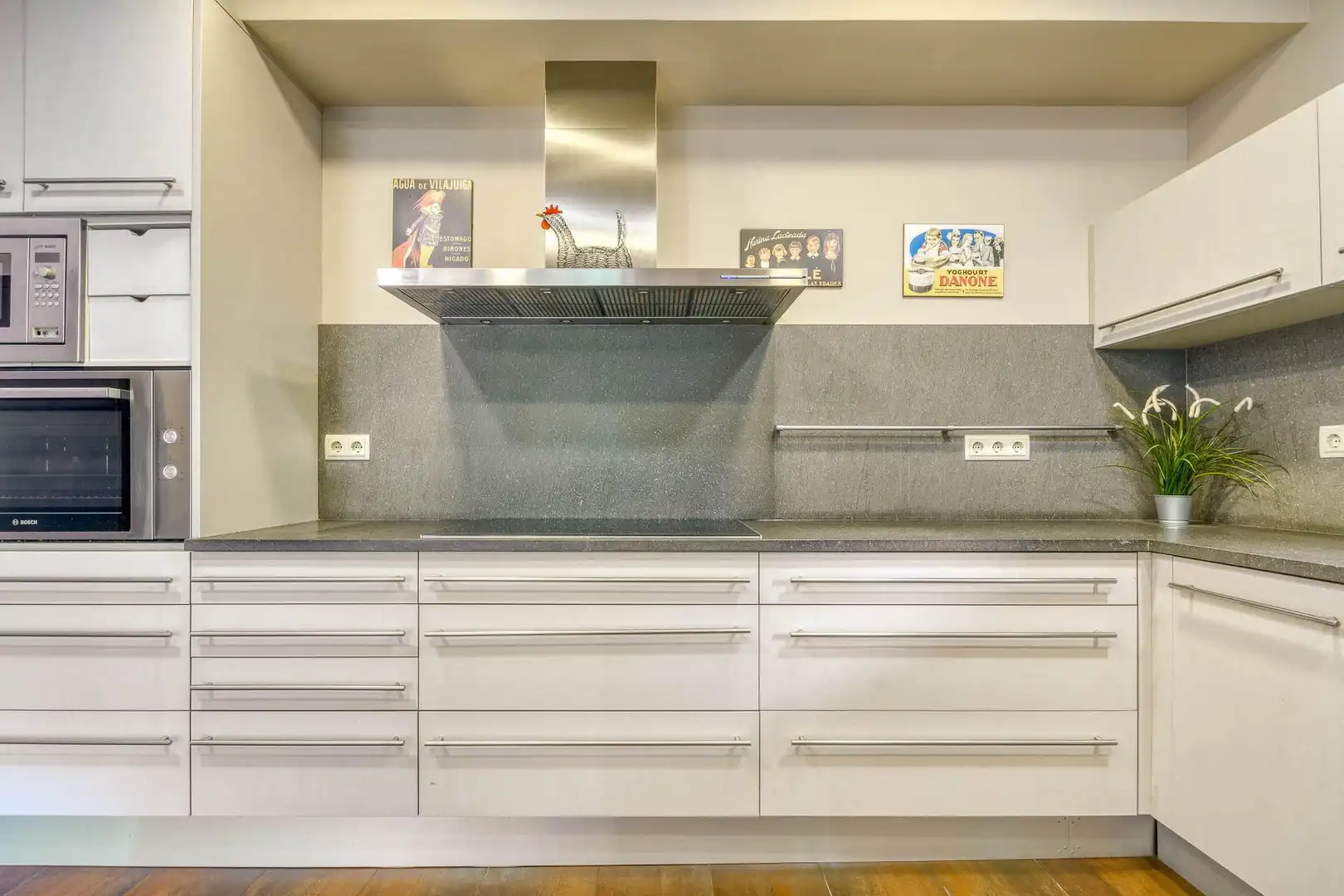 Cocina de Finca rústica en venta en Boadella i les Escaules con Calefacción, Jardín privado y Terraza